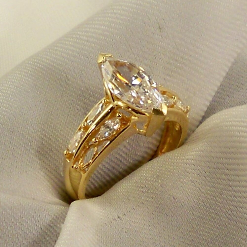 New 14K Gold Marquise Cut *Cubic Zirconias DESIGNER Ring